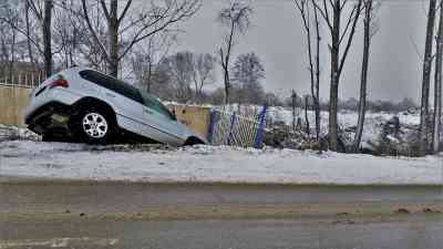 Indian from Singapore survives car crash in Japan, loses wife & kid