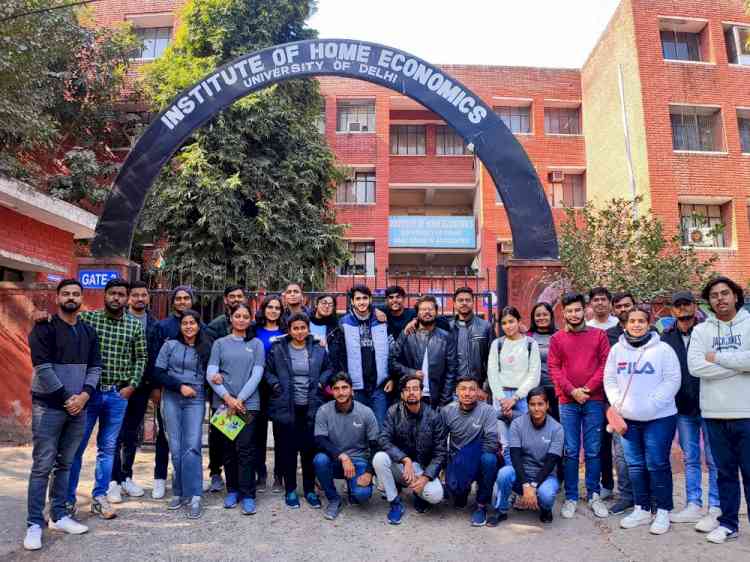 Enactus Team of PU breaks new ground for its projects: Puts up a stall at Institute of Home Economics, Delhi