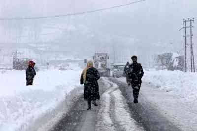 Rain, snow in Valley, cloudy sky in Jammu to continue for next 24 hrs