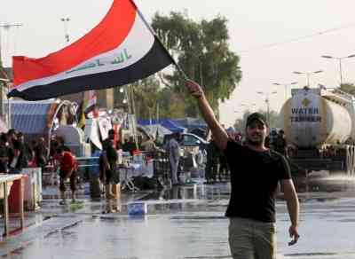 Hundreds of Iraqis protest over devaluation of currency