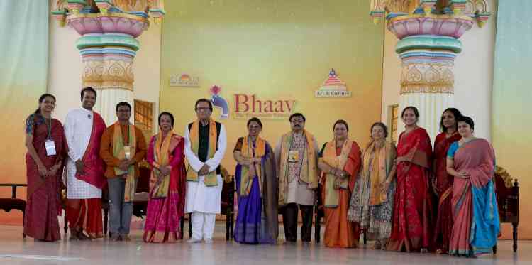 Bollywood Actress Hema Malini and Sri Sri Ravishankar Guruji give away Kala Sarathi Awards at Art of Living International Centre in Bengaluru