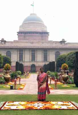 Prez Murmu attends opening of 'Amrit Udyan' gardens for public