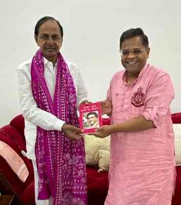 Amit Jogi calls on KCR in Hyderabad