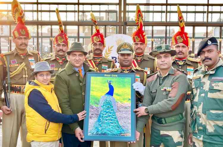 BSF JAWANS PRESENTED PICTORIAL WORK DEPICTING “SUN - ESSENCE OF LIFE ON MOTHER EARTH” AT ATTARI BORDER BY NATURE ARTIST HARPREET SANDHU
