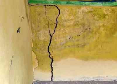 19 families shifted after houses develop cracks in Doda (Ld)