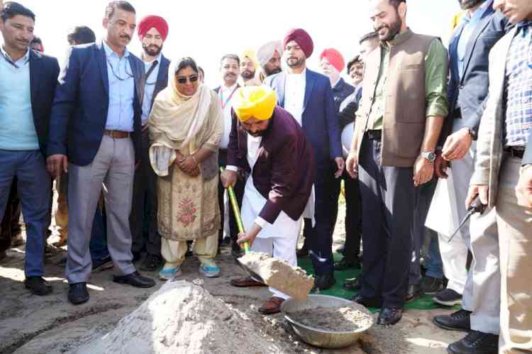CM fulfills another guarantee made with Punjabis, now cheap sand to be available at Rs 5.50 per cubic feet