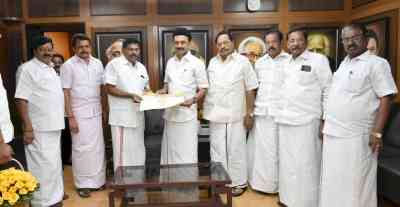 BJP's Dalit leader joins DMK on the eve of Erode East bypoll