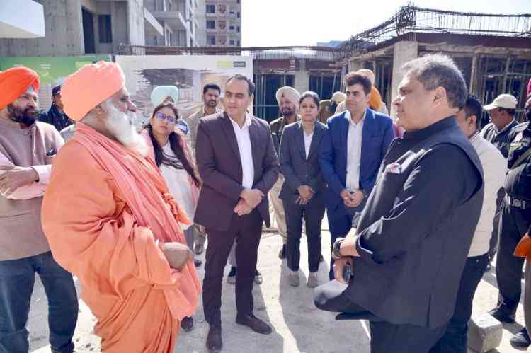 Noted environmentalist Padam Shri Sant Balbir Singh Seechewal, MP visits Hampton Homes