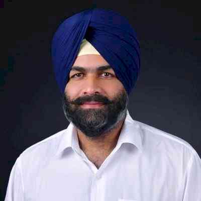 Mann selling 'fake Delhi model' of school education in Punjab: Akali Dal