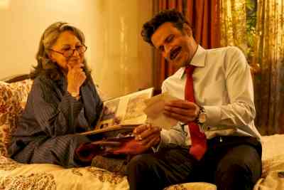 Manoj Bajpayee sang songs from Sharmila Tagore films on 'Gulmohar' sets