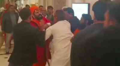 Swami Prasad Maurya, Mahant Raju Das come to blows at TV conclave