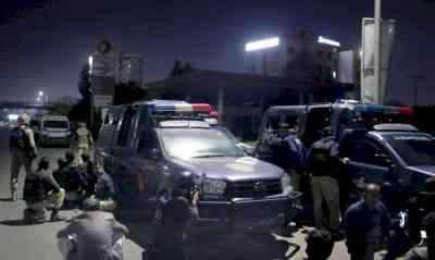7 killed in terror attack on police HQs in Karachi