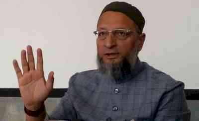 Owaisi meets families of Raj youth whose charred bodies were found in Hry