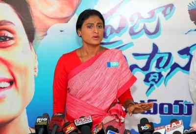 Sharmila apologises to transgenders for insult