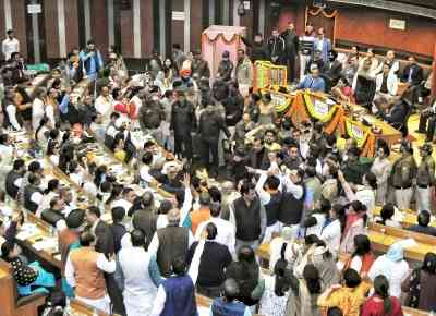 BJP councillors recite Hanuman Chalisa in MCD House