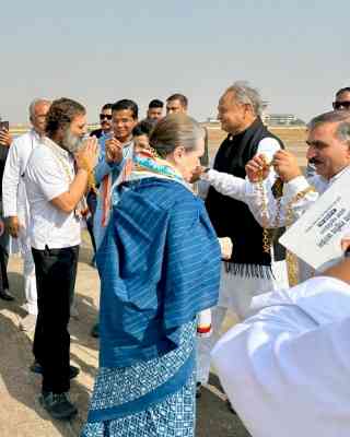 Sonia, Rahul arrive in Raipur for Congress plenary