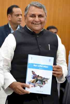 Bihar Finance Minister presents Economic Survey 2021-22