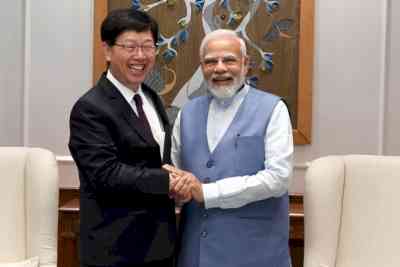 PM meets Foxconn chairman Young Liu