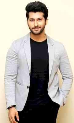 Namish Taneja takes training from his lawyer friend for his role in 'Maitree'