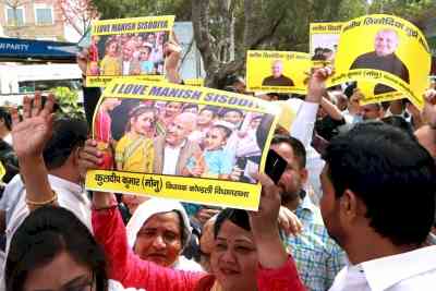 FIR lodged against SMC coordinator for putting up Sisodia's poster on gate of govt school