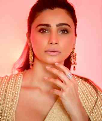 Daisy Shah to be seen sword-fighting, horse-riding in 'Lahora, The Kingdom' webseries