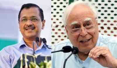 Delhi CM lauds Kapil Sibal's initiative, says 'will fight together'