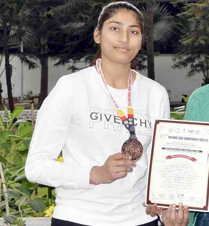 KMV’s Mandeep Kaur bags Bronze Medal during 23rd National Sqay Championship