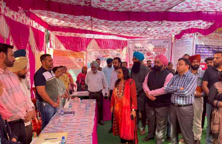 Sarkar Tuhade Dwar- DC and SSP redress issues of people in Bassian village