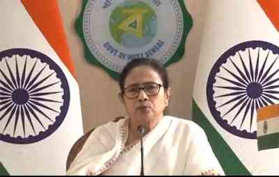 Can't give additional DA even if beheaded, says Mamata