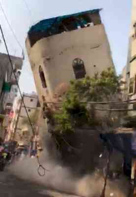 Building collapses in Delhi's Bhajanpura