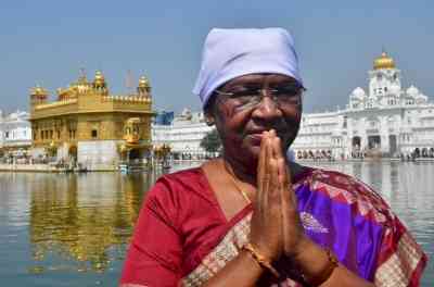 President Murmu pays obeisance at Golden Temple