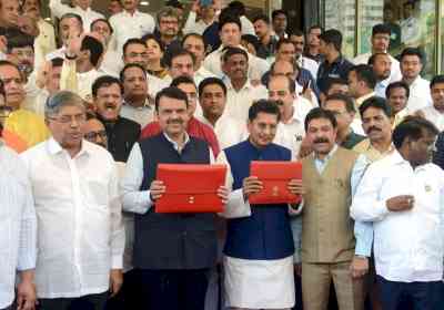 Maha proposes Rs 547,450 cr budget with huge fiscal, revenue deficits