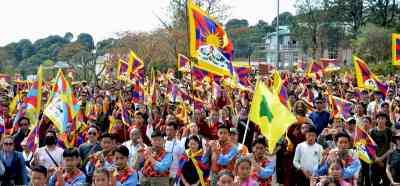 Tibetans in exile endorse 'middle-way' policy on Tibet