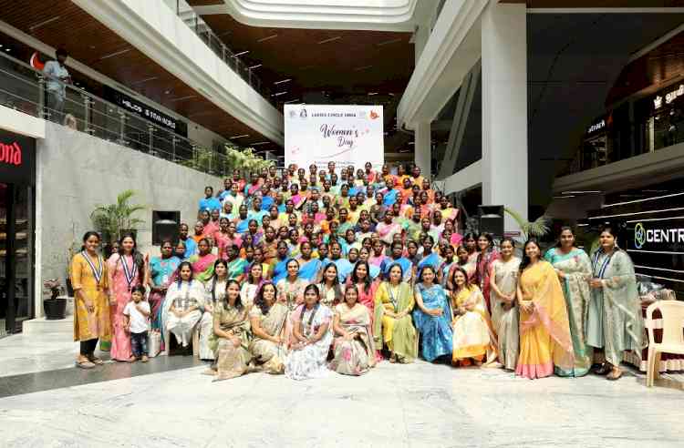Ladies Circle India felicitates sanitary workers on women's day