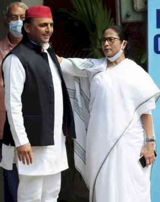 Opposition alliance: Mamata, Akhilesh likely to meet in Kolkata