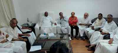 Oppn to press for JPC as 16 parties attend Kharge meet, TMC stays out