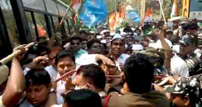 Telangana Congress leaders detained during 'chalo Raj Bhavan' march