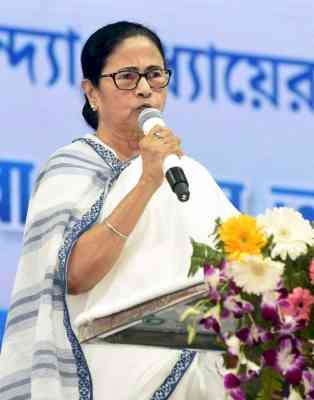 Mamata to visit Odisha this month, meeting with Naveen Patnaik likely