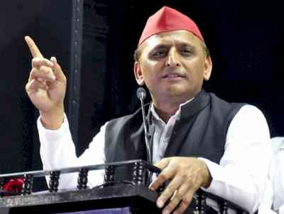 'Akhilesh expresses solidarity with Trinamool on Cong-less alliance'