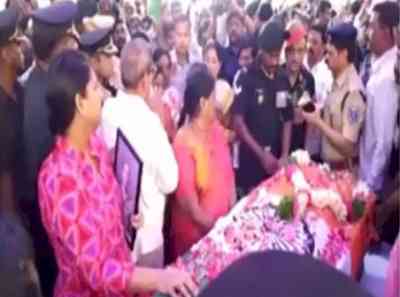 Chopper pilot, Lt Col Reddy cremated with military honours in Telangana