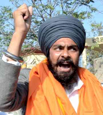 Suspense over arrest of radical Amritpal Singh in Punjab continues
