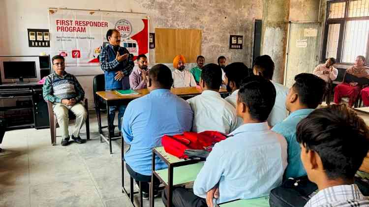 108 Ambulance organizes First Responder Program for students of Govt Industrial Training Institute, Bamial in Pathankot district 