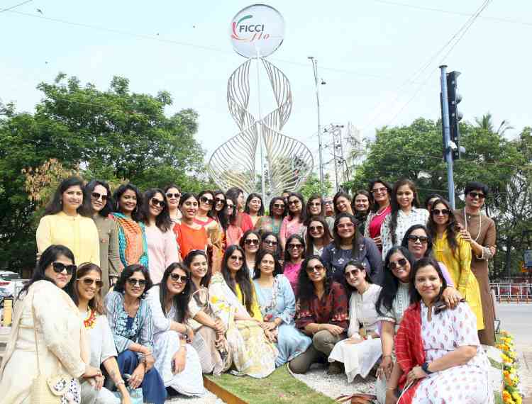 Mayor Gadwal Vijayalaxmi inaugurates the Flight, a commemorative sculptor celebrating women’s power