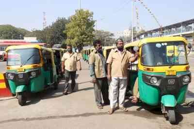 2.10 lakh autos to go off road in B'luru, protest against Rapido services