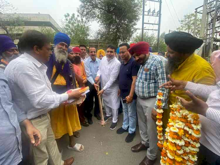 MLA Prashar inaugurate projects to construct central verge in Field Ganj and streets adjoining Benjamin road 