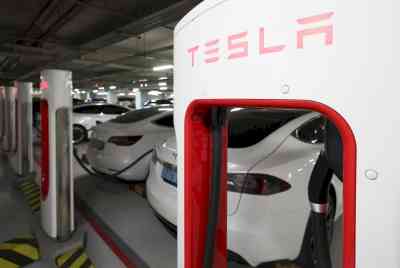 Tesla to launch 'solar power charging' feature in app