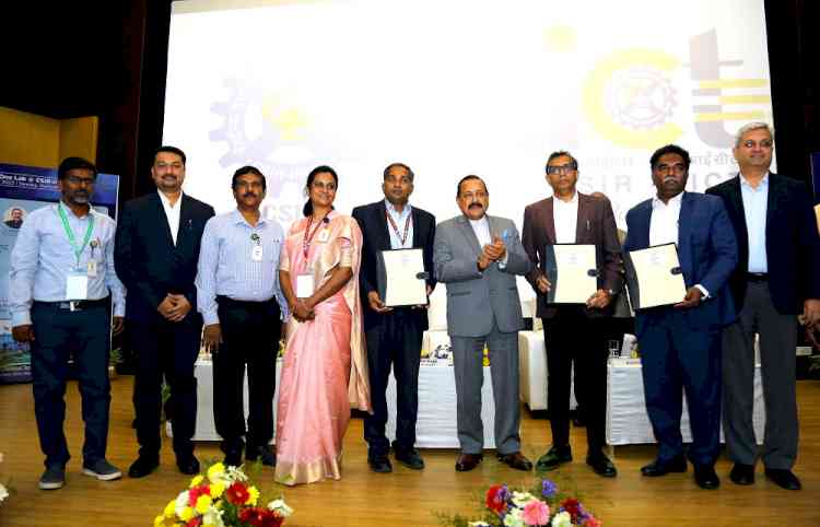 CSIR-IICT, Aragen and Kewaunee sign MOU for offering ‘Finishing School’ skill program to postgraduate students in  Chemistry