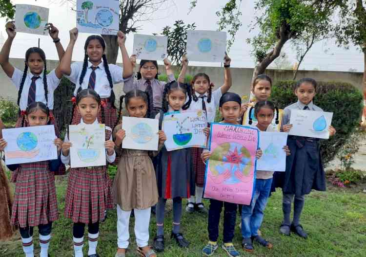 Dips children gave the message of water conservation by saving water