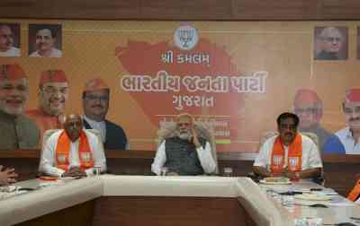 PM Modi meets Gujarat BJP leaders over dinner