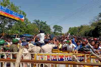 Students on their way to gherao J'khand Assembly lathicharged by police